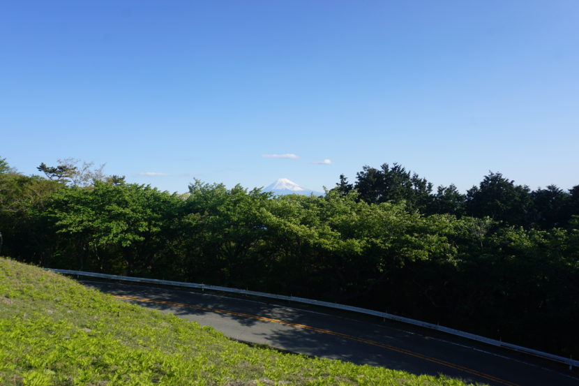 だるま山高原キャンプ場　駐車場　こちらからの富士山の眺望もよい