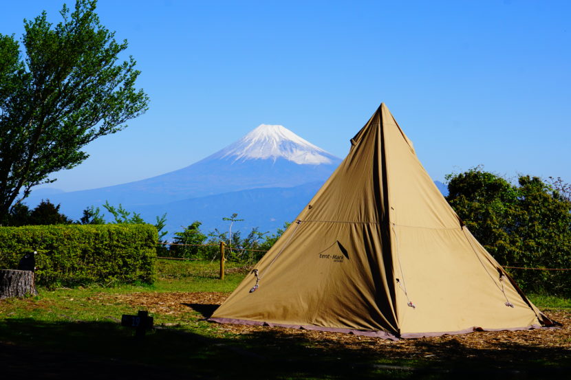 だるま山高原キャンプ場　サーカスTCと富士山