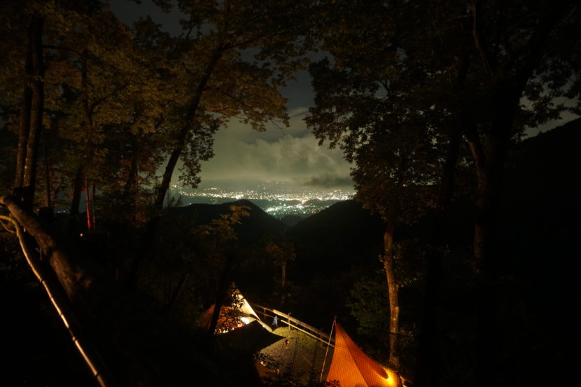 グリーンビュー丸山オートキャンプ場夜景の様子